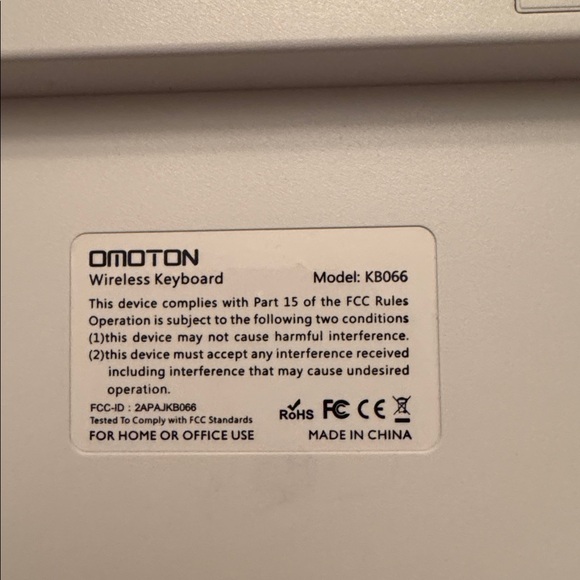 Pink Wireless Keyboard - Picture 7 of 7